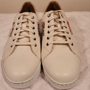 New Robert Graham Men’s leather Sneakers